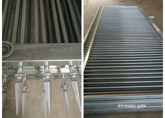 Cina Decorated Top Steel Sliding Driveway Otomatis Gates Security For Community pemasok
